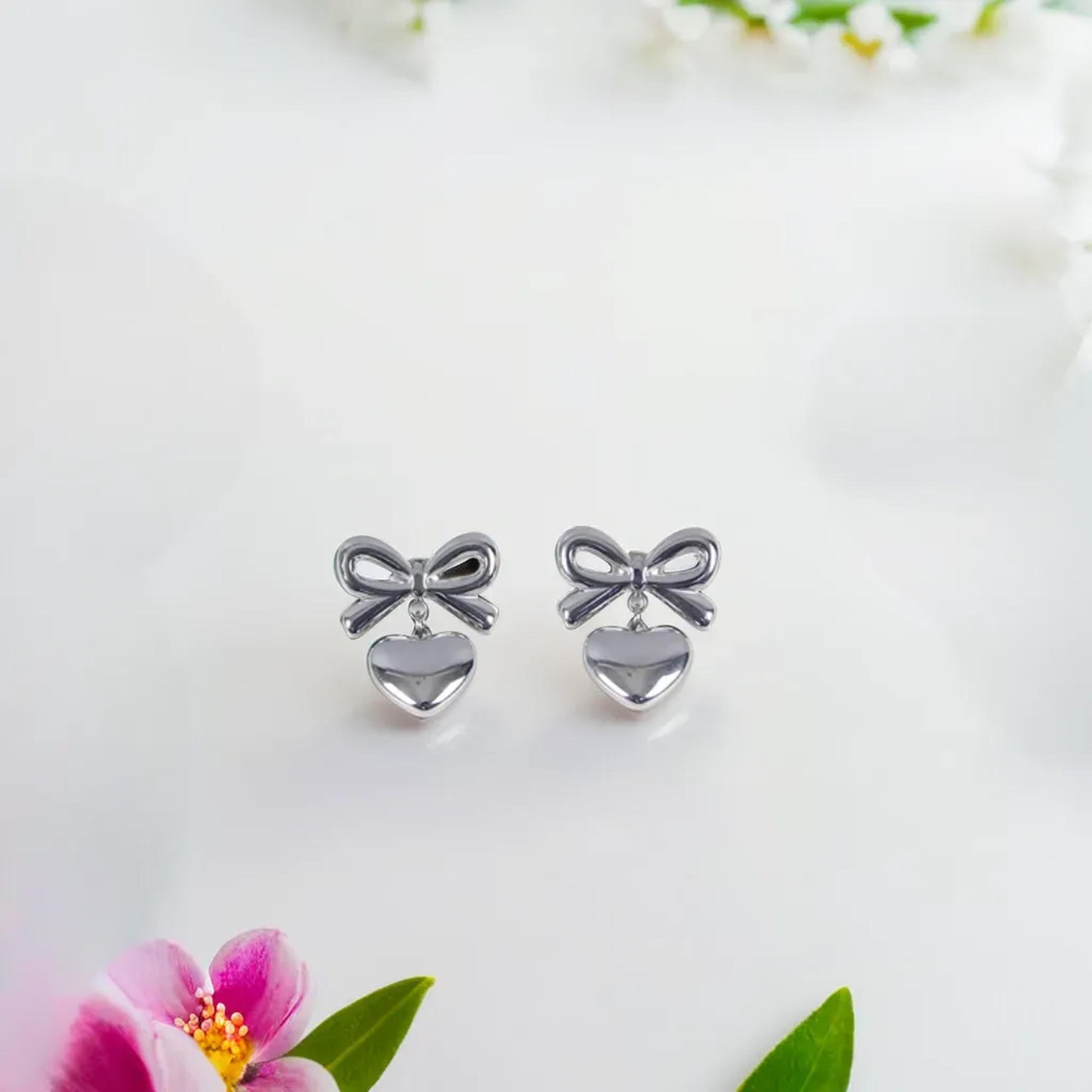 Heart and Bow Earring silver