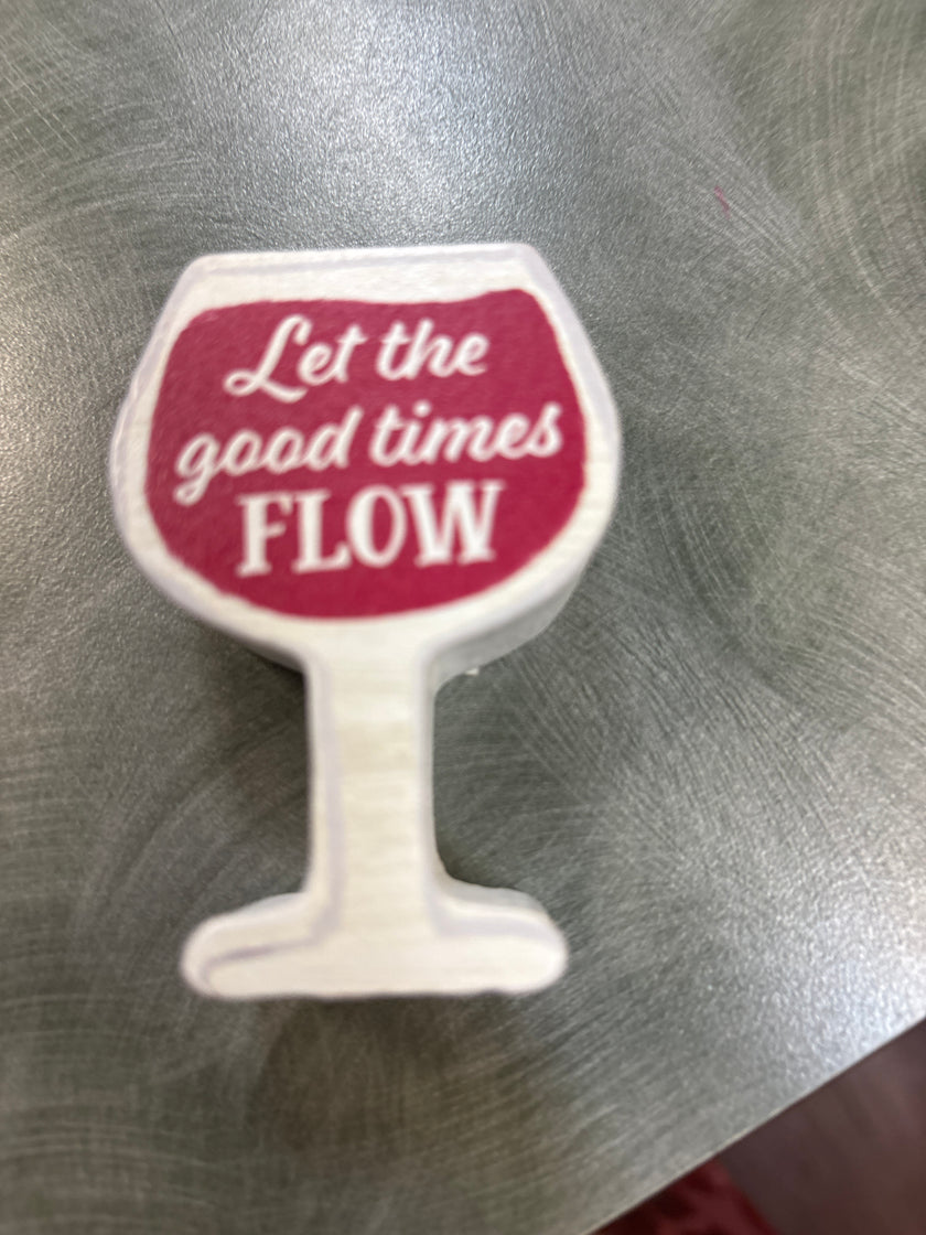 Wooden wine glass talk block