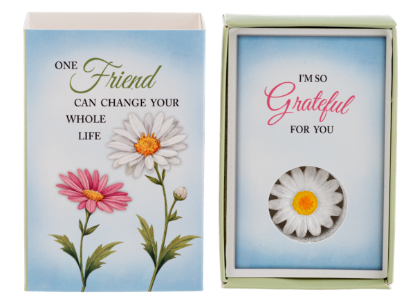 Memento box with trinket