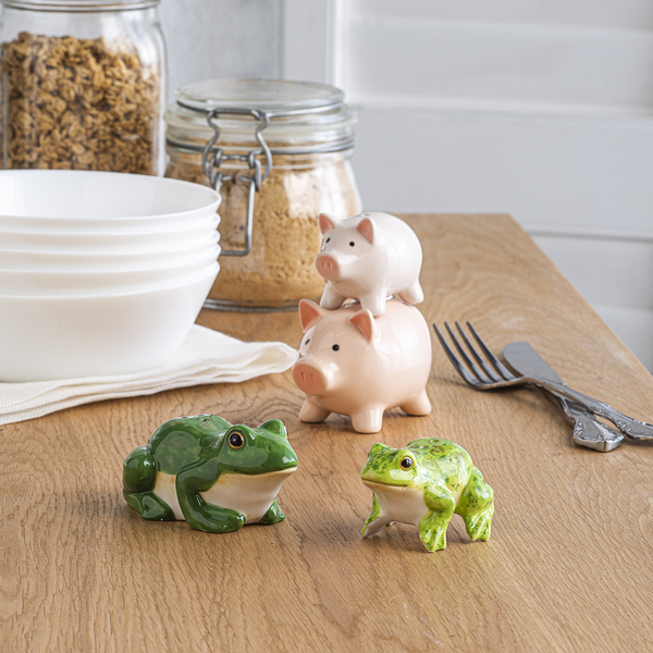 Stacking Salt & Pepper Shakers - Frogs